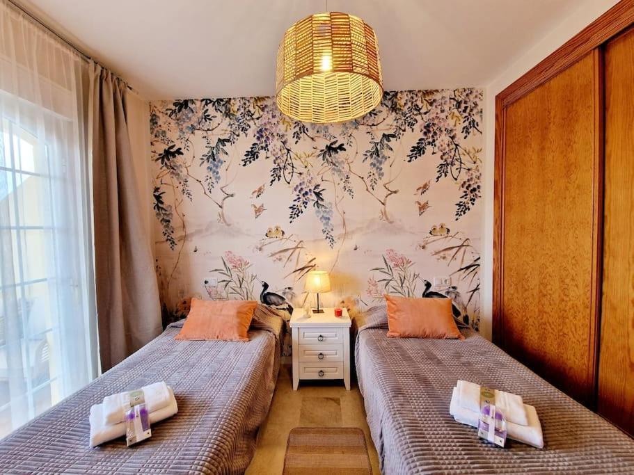 Royal Golf View: 2Br, Pools & Ac Apartment Sitio de Calahonda ภายนอก รูปภาพ