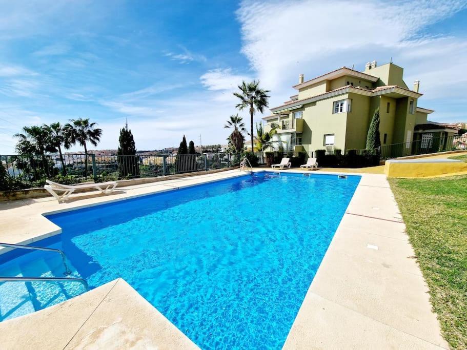 Royal Golf View: 2Br, Pools & Ac Apartment Sitio de Calahonda ภายนอก รูปภาพ