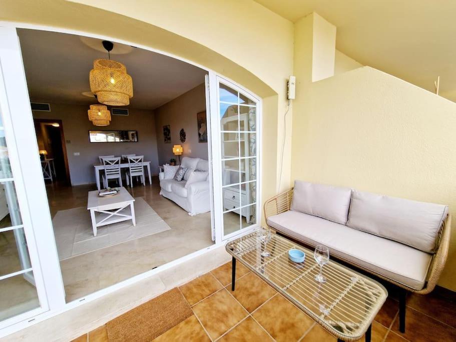 Royal Golf View: 2Br, Pools & Ac Apartment Sitio de Calahonda ภายนอก รูปภาพ