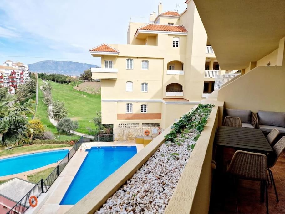 Royal Golf View: 2Br, Pools & Ac Apartment Sitio de Calahonda ภายนอก รูปภาพ