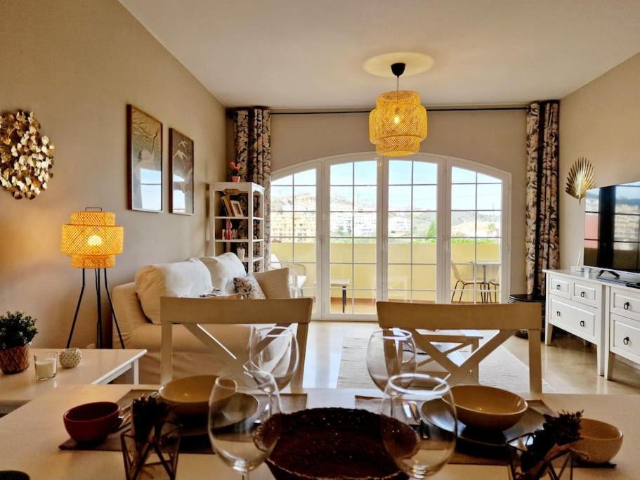 Royal Golf View: 2Br, Pools & Ac Apartment Sitio de Calahonda ภายนอก รูปภาพ