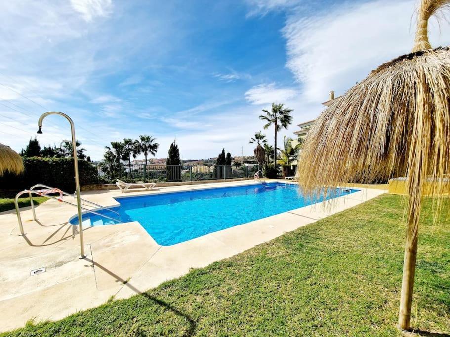 Royal Golf View: 2Br, Pools & Ac Apartment Sitio de Calahonda ภายนอก รูปภาพ