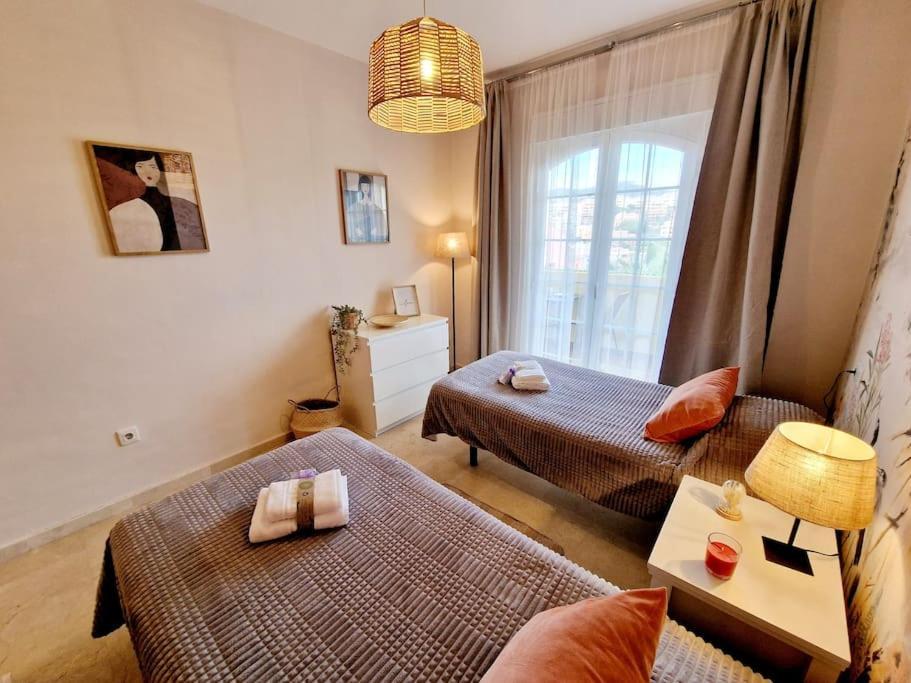 Royal Golf View: 2Br, Pools & Ac Apartment Sitio de Calahonda ภายนอก รูปภาพ