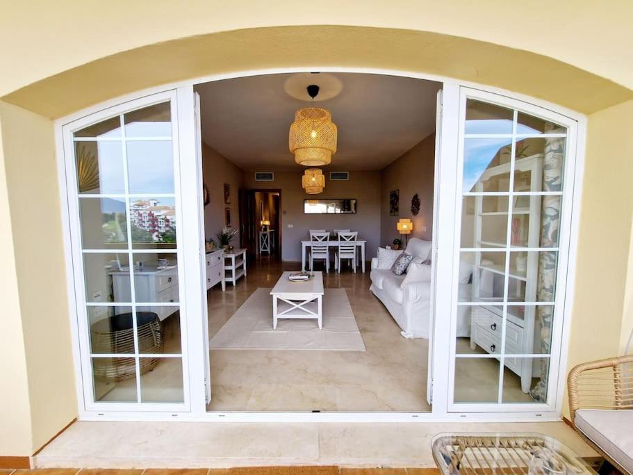 Royal Golf View: 2Br, Pools & Ac Apartment Sitio de Calahonda ภายนอก รูปภาพ