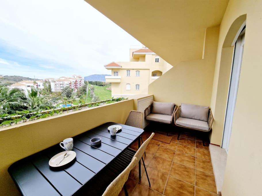 Royal Golf View: 2Br, Pools & Ac Apartment Sitio de Calahonda ภายนอก รูปภาพ