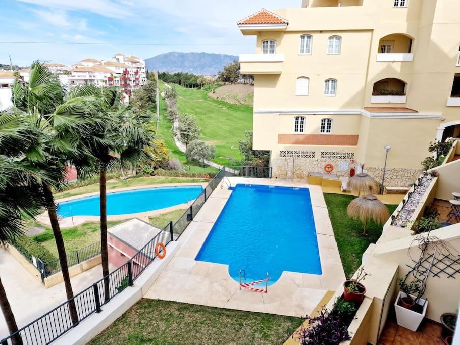 Royal Golf View: 2Br, Pools & Ac Apartment Sitio de Calahonda ภายนอก รูปภาพ