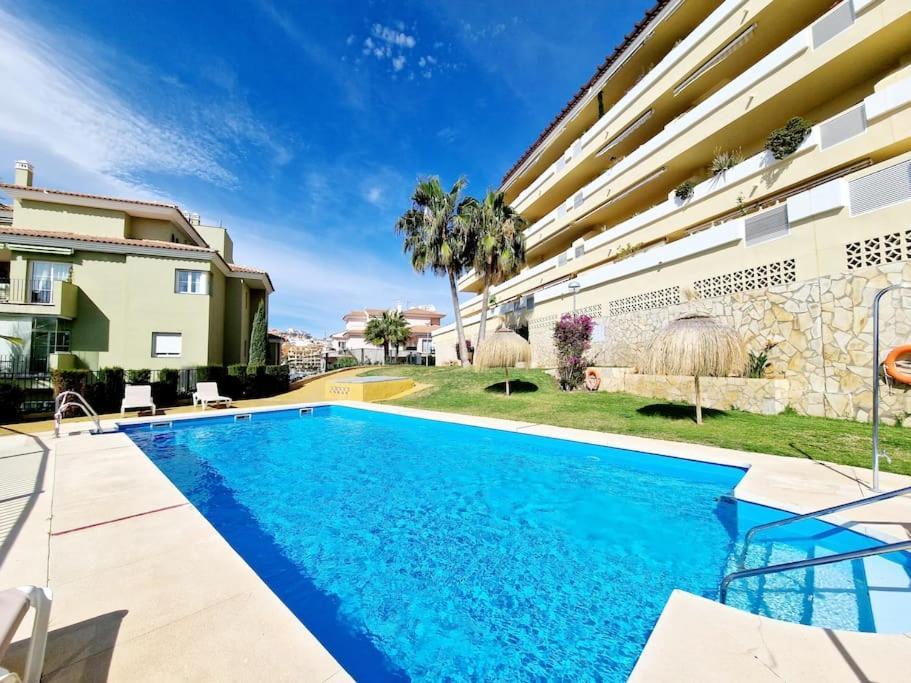 Royal Golf View: 2Br, Pools & Ac Apartment Sitio de Calahonda ภายนอก รูปภาพ